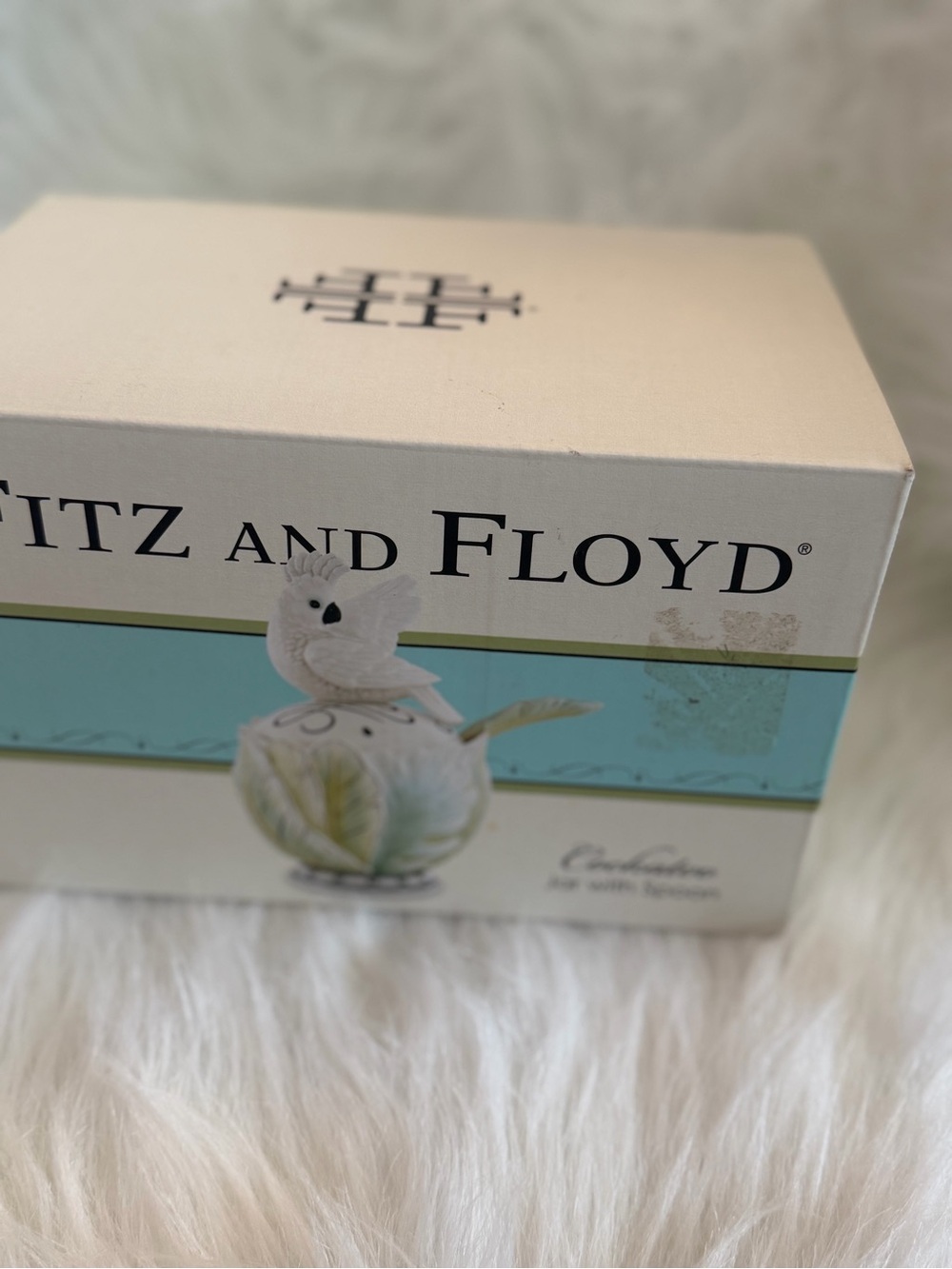 Fitz and Floyd ceramic cockatoo teapot with leafy base. - Picture 2 of 7